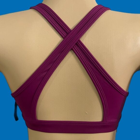 Victoria’s Secret Wet Look Strappy Front unlined back sport bra Xs magenta - Picture 3 of 3